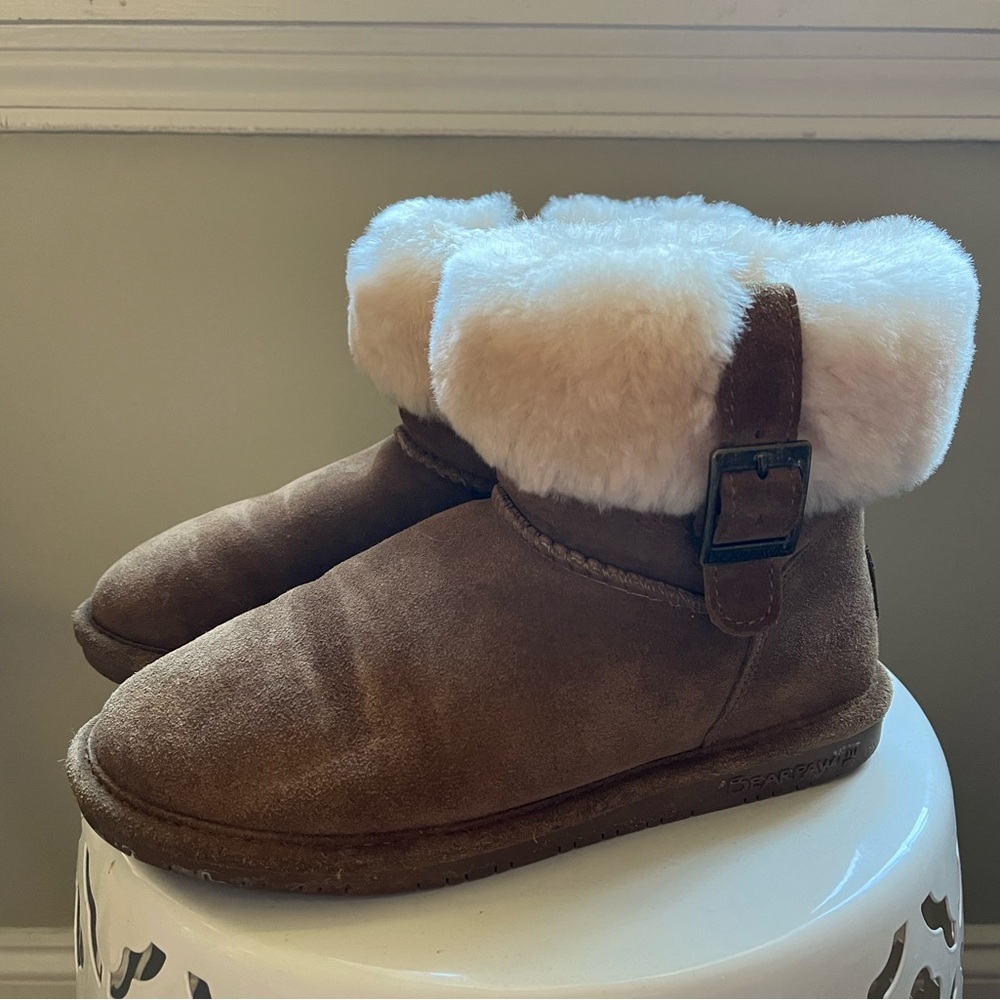 Bearpaw women's chestnut shot boots (size 7)